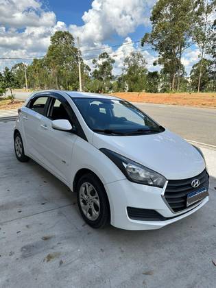 HYUNDAI HB20 1.0 COMFORT PLUS 12V TURBO FLEX 4P MANUAL